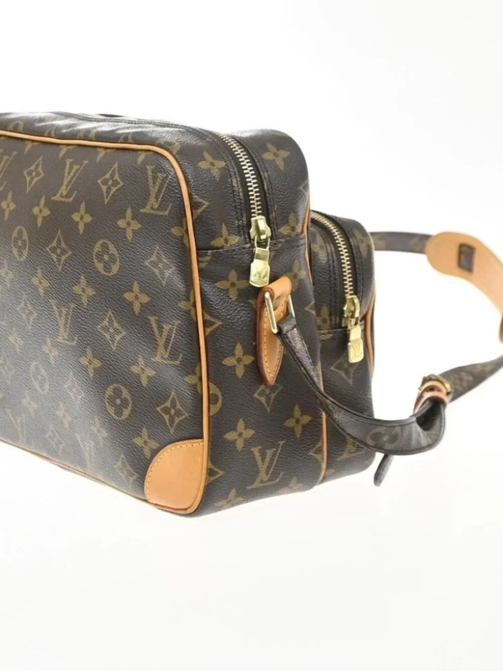 LOUIS VUITTON Nile Crossbody Shoulder Bag Monogram Leather Brown